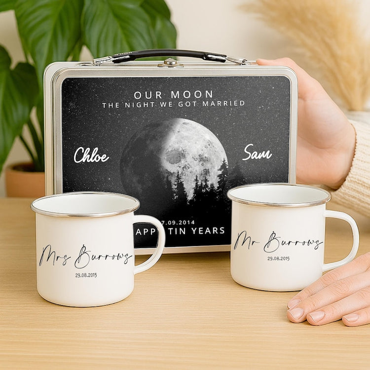 10 Year Tin Anniversary Gift – Personalised Moon & Couple Gift